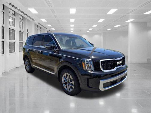 Ebony Black 2025 Kia Telluride LX