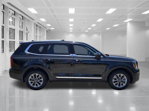 Ebony Black 2025 Kia Telluride LX