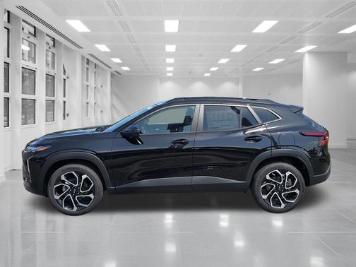 Mosaic Black Metallic 2026 Chevrolet Trax FWD 2RS