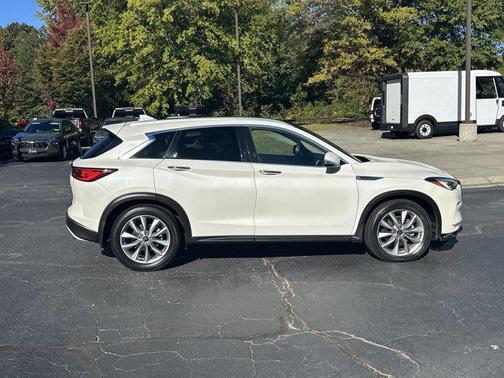 2022 INFINITI QX50 LUXE AWD