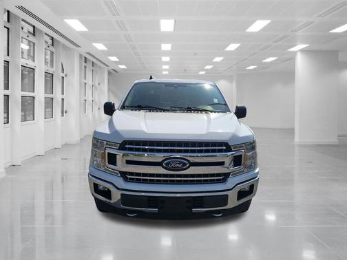 Oxford White 2019 Ford F-150 XLT