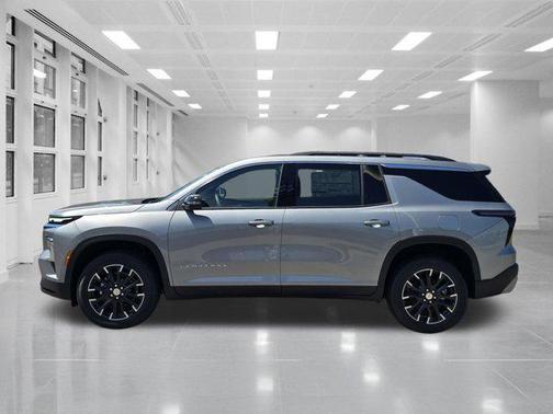 Sterling Gray Metallic 2026 Chevrolet Traverse LT