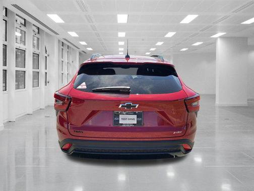 Apex Red 2026 Chevrolet Trax FWD 2RS