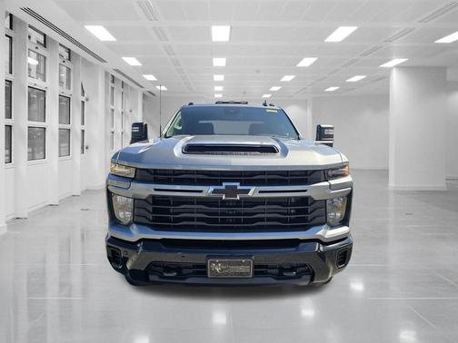 Sterling Gray Metallic 2026 Chevrolet Silverado 2500 Custom
