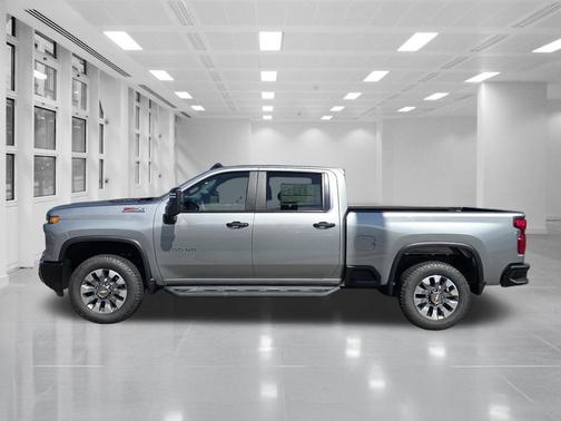 Sterling Gray Metallic 2026 Chevrolet Silverado 2500 Custom