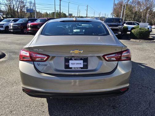2022 Chevrolet Malibu FWD LT