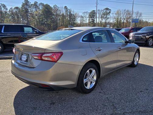 2022 Chevrolet Malibu FWD LT