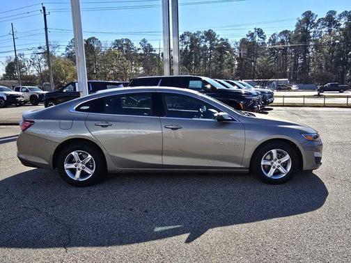2022 Chevrolet Malibu FWD LT
