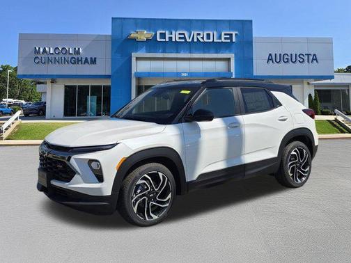 Iridescent Pearl Tricoat 2026 Chevrolet Trailblazer RS