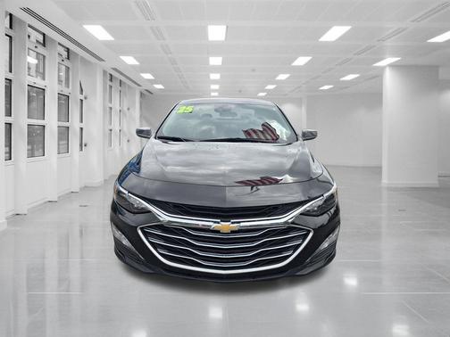 Mosaic Black Metallic 2025 Chevrolet Malibu FWD 1LT