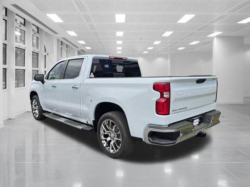 Polar White Tricoat 2026 Chevrolet Silverado 1500 LTZ