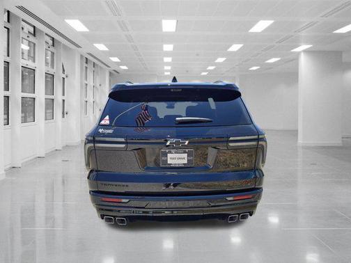 Mosaic Black Metallic 2026 Chevrolet Traverse RS