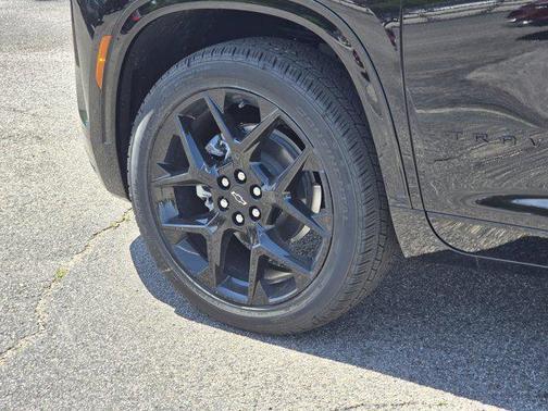 Mosaic Black Metallic 2026 Chevrolet Traverse RS