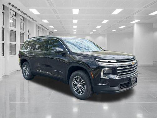 Mosaic Black Metallic 2026 Chevrolet Traverse LT