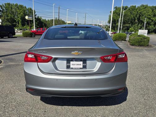 Sterling Gray Metallic 2024 Chevrolet Malibu 1LS