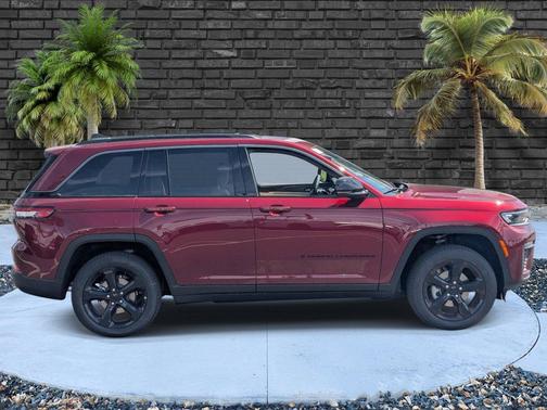 Velvet Red Pearlcoat 2026 Jeep Grand Cherokee Limited