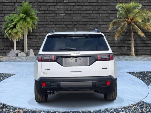 Bright White Clearcoat 2026 Jeep Cherokee Overland