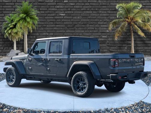Granite Crystal Metallic Clearcoat 2026 Jeep Gladiator 85th Anniversary Edition