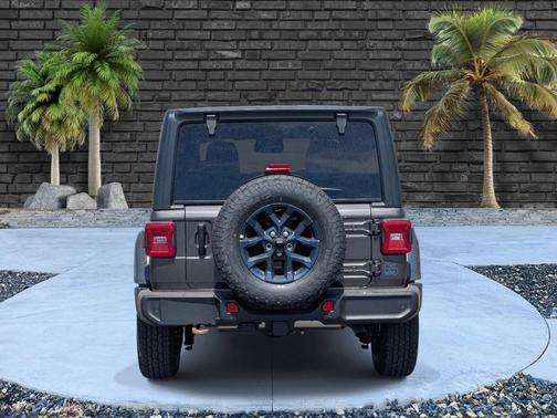 Black Clearcoat 2026 Jeep Wrangler 85th Anniversary