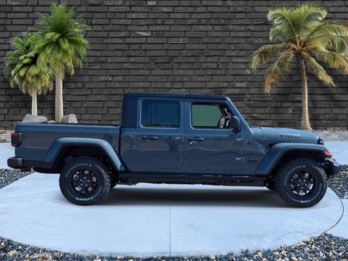Anvil Clearcoat 2026 Jeep Gladiator Willys 4x4