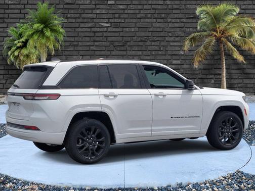 Bright White Clearcoat 2026 Jeep Grand Cherokee Limited