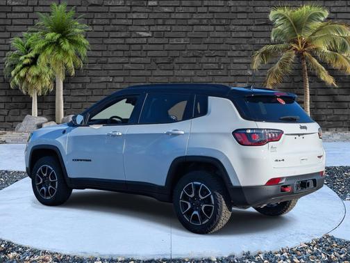 2026 Jeep Compass Trailhawk