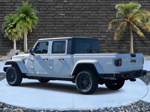 Bright White Clearcoat 2026 Jeep Gladiator 85th Anniversary Edition