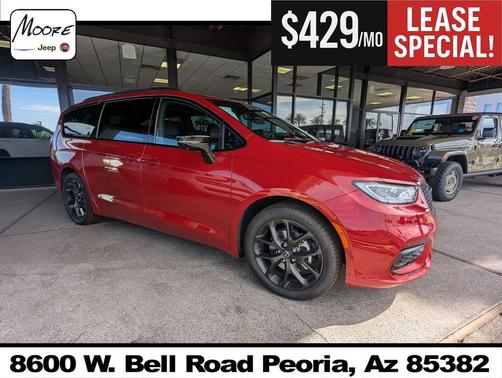 Red Hot Pearlcoat 2026 Chrysler Pacifica Limited