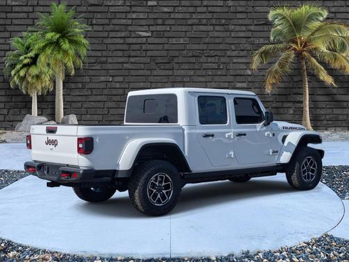 Bright White Clearcoat 2026 Jeep Gladiator Rubicon