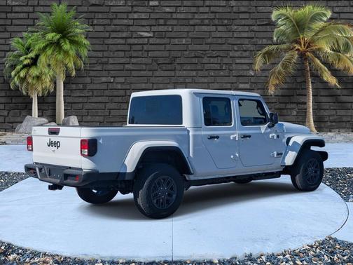 Bright White Clearcoat 2026 Jeep Gladiator Sport S