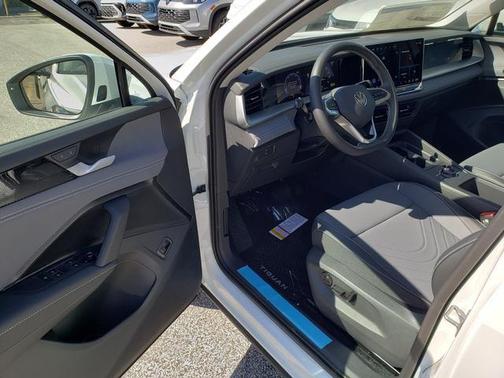 2025 Volkswagen Tiguan 2.0T SE 4MOTION
