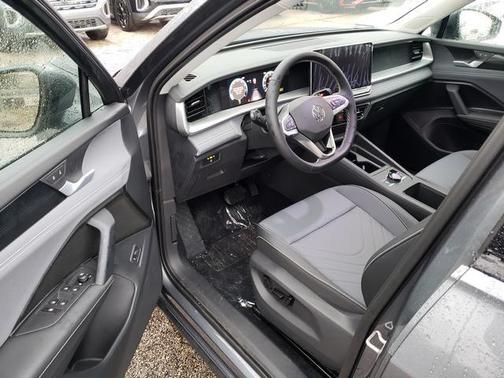 2025 Volkswagen Tiguan 2.0T SE 4MOTION