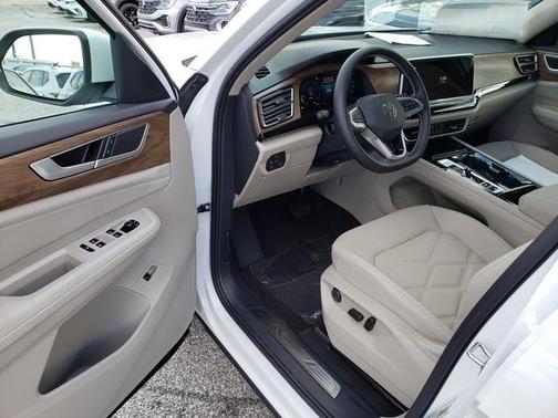 2026 Volkswagen Atlas 2.0T SE w/Technology 4MOTION