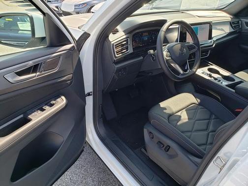 2025 Volkswagen Atlas Cross Sport 2.0T SE