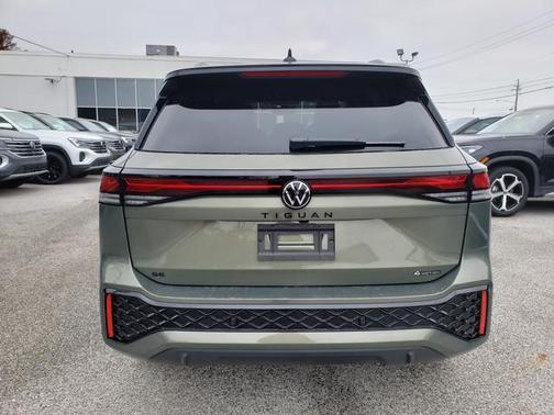 2026 Volkswagen Tiguan 2.0T SE R-Line Black 4MOTION