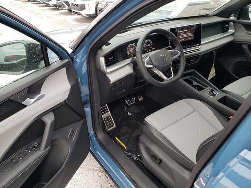 2026 Volkswagen Tiguan 2.0T SE R-Line Black 4MOTION