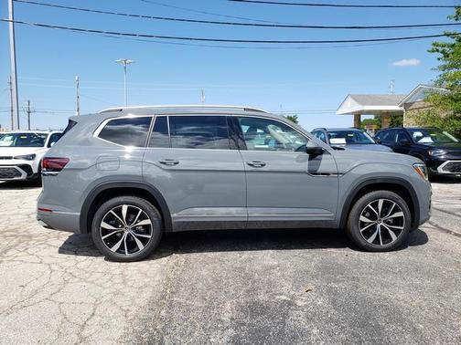 2025 Volkswagen Atlas 2.0T SEL Premium R-Line 4MOTION