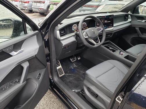 2026 Volkswagen Tiguan 2.0T SE R-Line Black 4MOTION