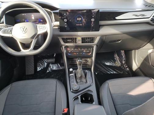 2025 Volkswagen Taos 1.5T SE Black