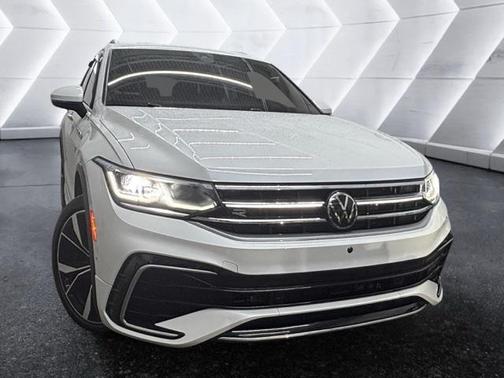 2022 Volkswagen Tiguan 2.0T SEL R-Line 4MOTION