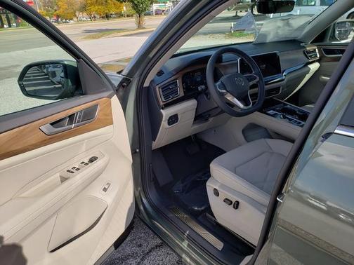 2026 Volkswagen Atlas 2.0T SE w/Technology 4MOTION