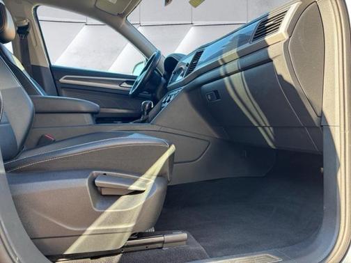 2021 Volkswagen Atlas 3.6L SE w/Technology
