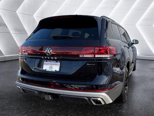 2024 Volkswagen Atlas 2.0T SE w/Technology 4MOTION