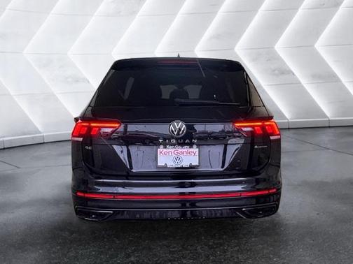 2022 Volkswagen Tiguan 2.0T SE R-Line Black 4MOTION