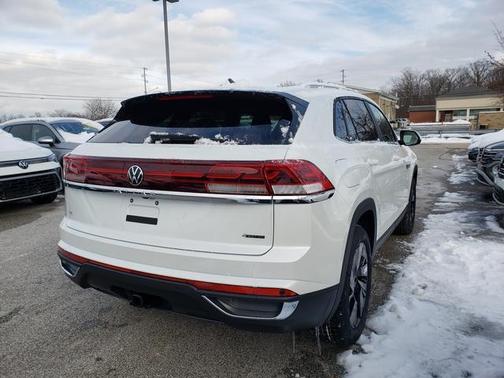 2026 Volkswagen Atlas Cross Sport 2.0T SE w/Technology 4MOTION
