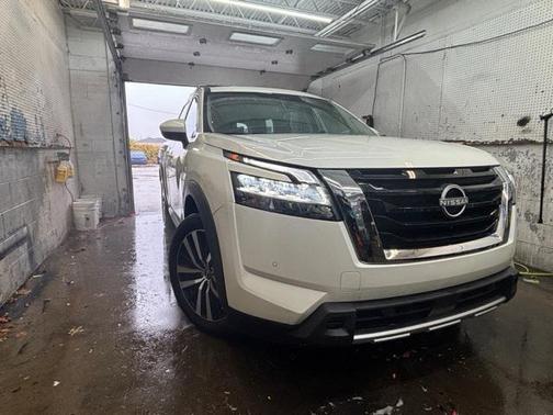 2023 Nissan Pathfinder Platinum 4WD