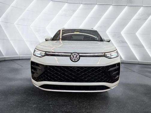 2025 Volkswagen Tiguan 2.0T SEL R-Line 4MOTION