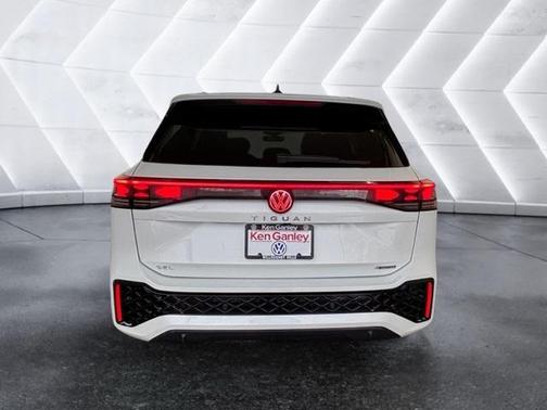 2025 Volkswagen Tiguan 2.0T SEL R-Line 4MOTION