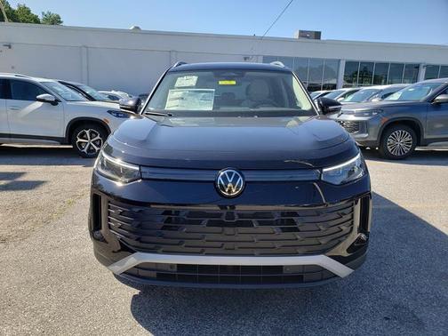 2025 Volkswagen Tiguan 2.0T SE 4MOTION