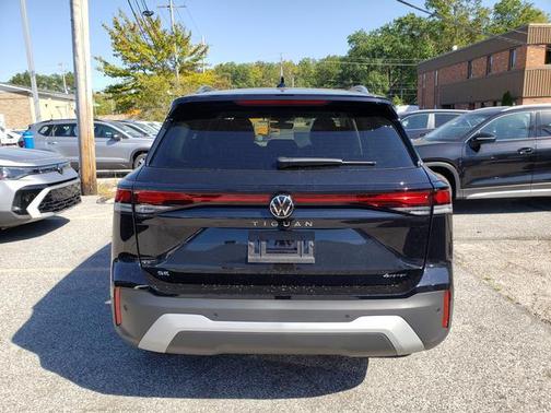 2025 Volkswagen Tiguan 2.0T SE 4MOTION